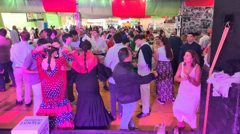 De sevillanas a Nena Daconte: Spartaco DJ abarrota de ritmo la caseta de Diario JAÉN