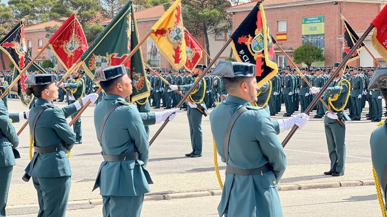 La jura de bandera de la Guardia Civil en Baeza, en imágenes