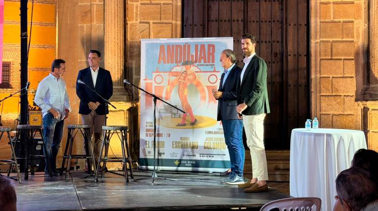 <i>Presentación del cartel oficial de la corrida de toros del 6 de septiembre para la feria el pasado día 13 de agosto. / Ayuntamiento de Andújar.</i>