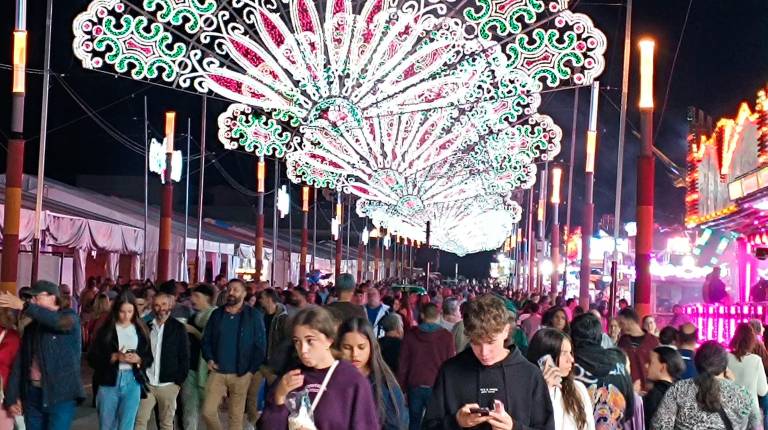 <i>Recinto ferial lleno durante la Feria de San Lucas 2026. / Ayuntamiento de Jaén.</i>