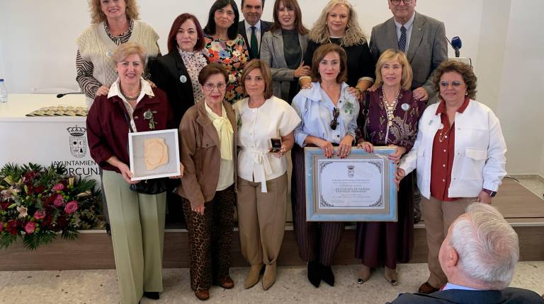 La XIX Feria del Aceite de Porcuna concluye con el aplauso a sus ganaderos y la entrega de la Aceituna de Oro
