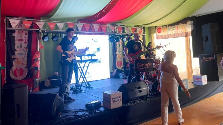 El pop-rock de Elementos desata la fiesta por segundo día en la Caseta de Diario JAÉN