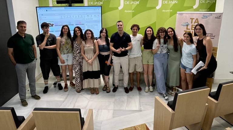 <i>Jornada con participantes en el programa Talentium Jaén. / Diputación de Jaén. </i>