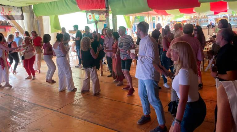 El pop-rock de Elementos desata la fiesta por segundo día en la Caseta de Diario JAÉN