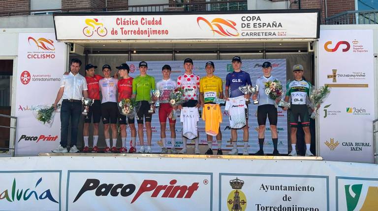 <i>Imagen del podio de la Clásica Ciudade Torredonjimeno. / Á. Gómez.</i>