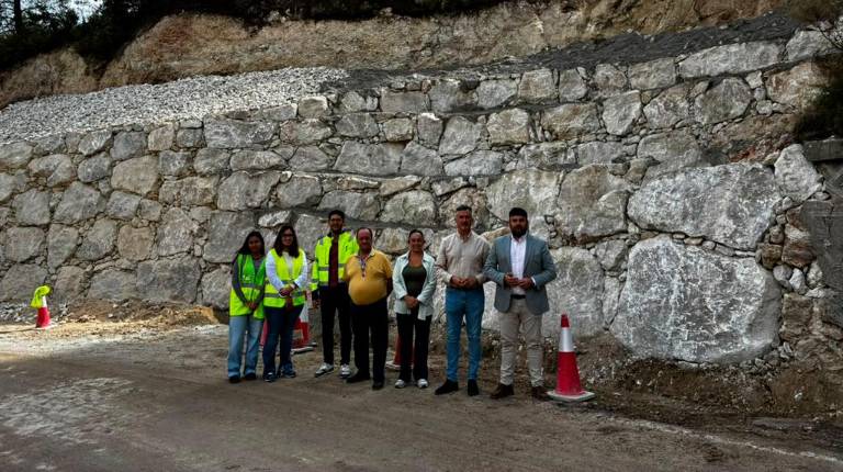 <i>Visita técnica actuaciones carreteras en Cabra del Santo Cristo. / Diputación de Jaén. </i>