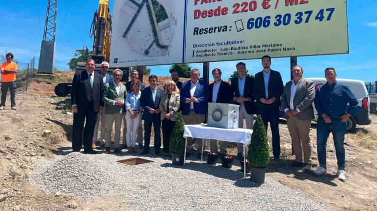 <i>Acto de colocación de la primera piedra. / Diputación de Jaén.</i>