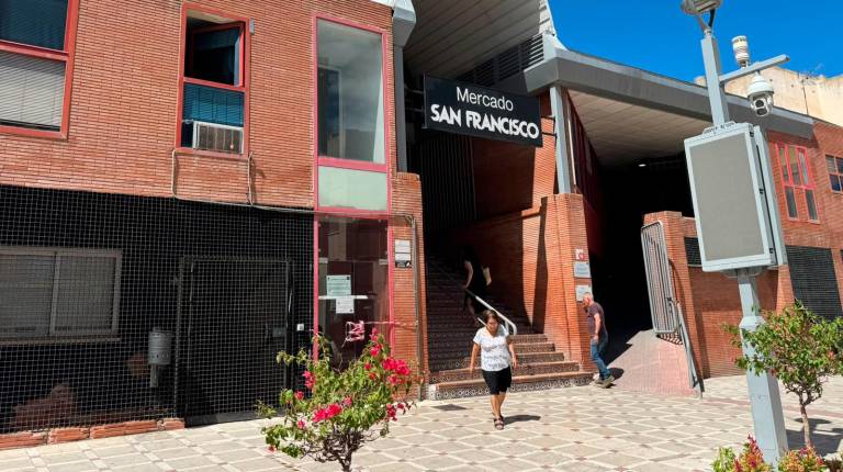 <i>La entrada del Mercado de San Francisco en la capital. / Ayuntamiento de Jaén.</i>