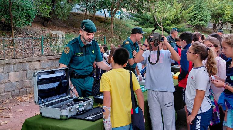 Más de 2.000 escolares asisten a la exhibición de medios de la Guardia Civil en Jaén por la festividad del Pilar