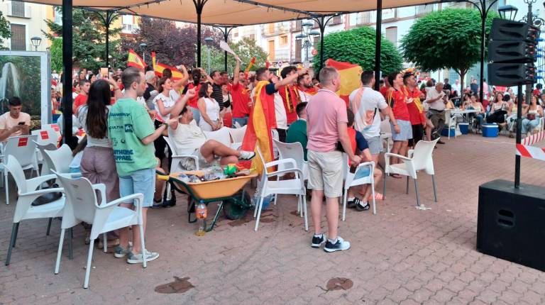 <i>Aficionados en Valdepeñas de Jaén.</i>