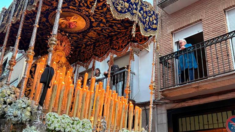 El Abuelo reina en la mañana de Viernes Santo