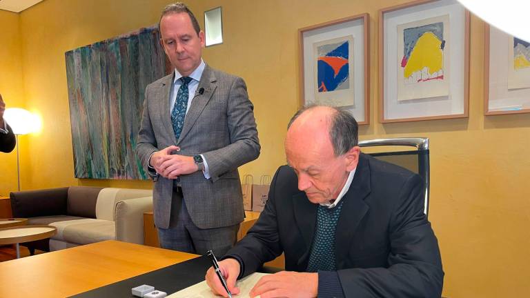 La UNIA impone su medalla de oro al científico alemán Thomas Südhof