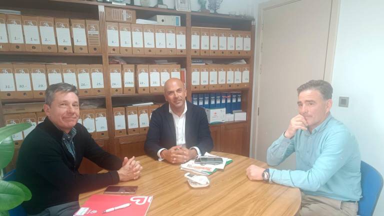 El Ayuntamiento analizará la disponibilidad de inmuebles municipales para Cáritas