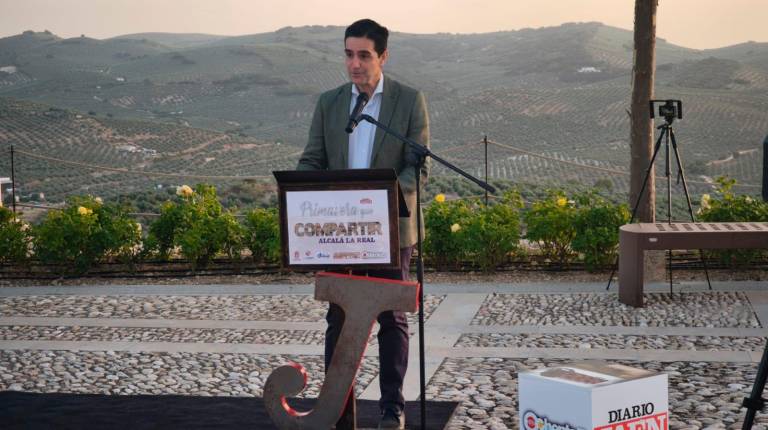 <i>Marino Aguilera, durante su intervención en el acto “Primavera por compatir” en Alcalá la Real. / Agustín Muñoz / Diario JAÉN. </i>