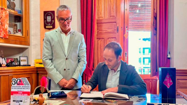 <i>Visita institucional de Erik Domínguez al Ayuntamiento de Bailén. / Junta de Andalucía.</i>