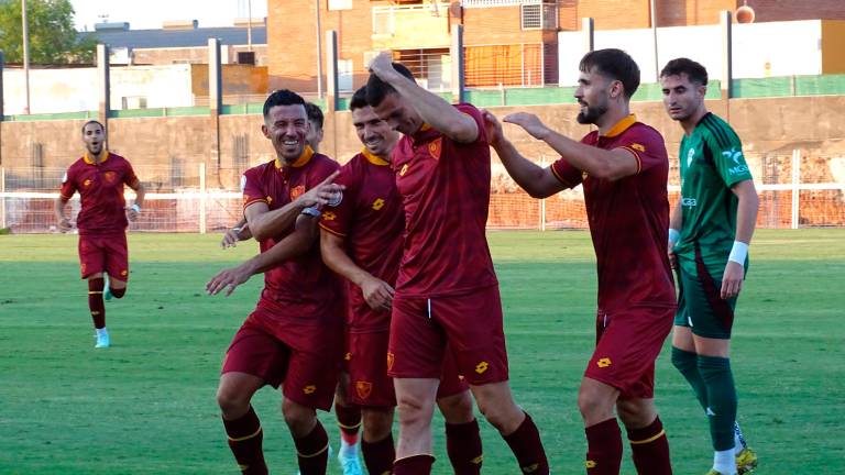 La camiseta del Linares Deportivo enamora en Europa