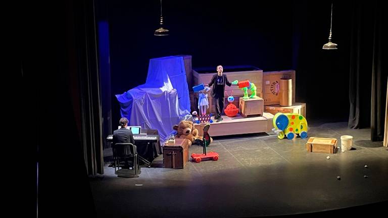 “La caja de los juguetes” invita a bailar a los niños del Darymelia