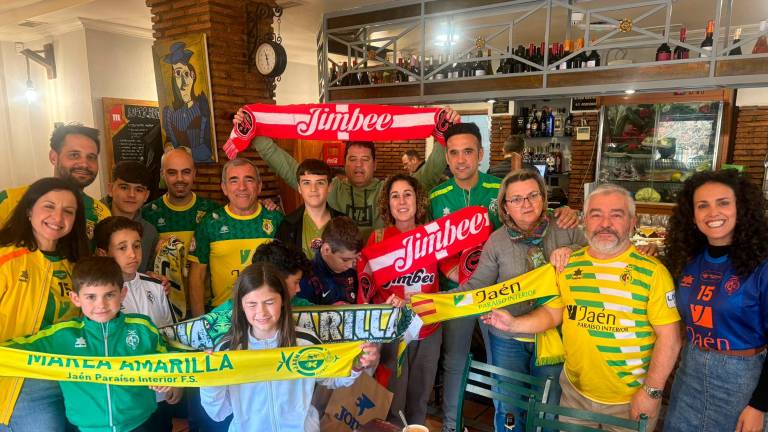 La marea amarilla toma las calles para recibir al Jaén Paraíso Interior