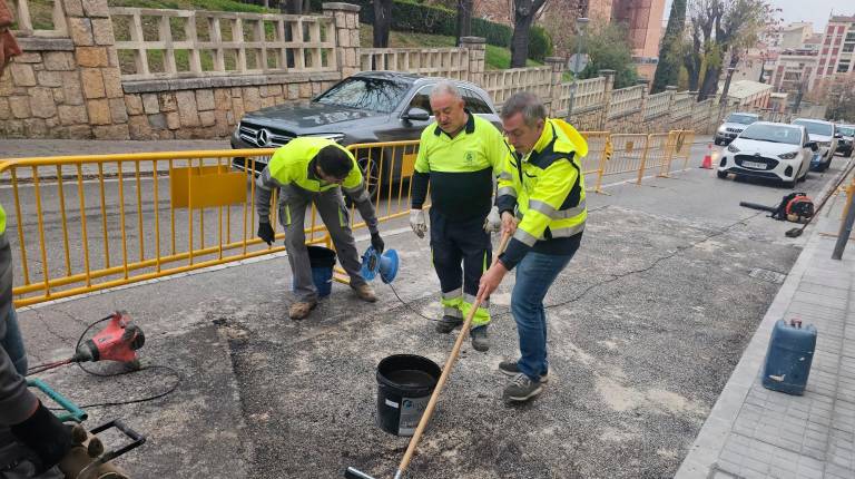 <i>Obras en el Mantenimiento Urbano. / Ayuntamiento de Jaén. </i>