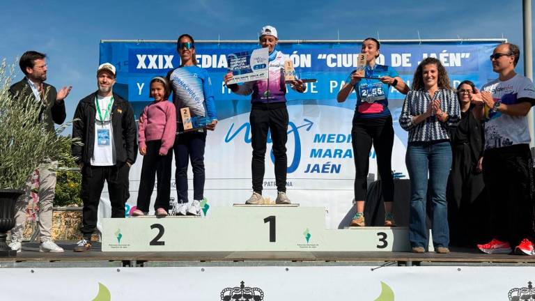 Andy Morales y Eliam Ajuria se coronan como ganadores de una Media Maratón de Jaén con gran participación