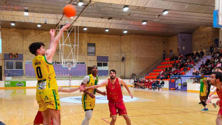 El Jaén FS tiñe de amarillo el derbi de la capital en la prórroga (102-98)