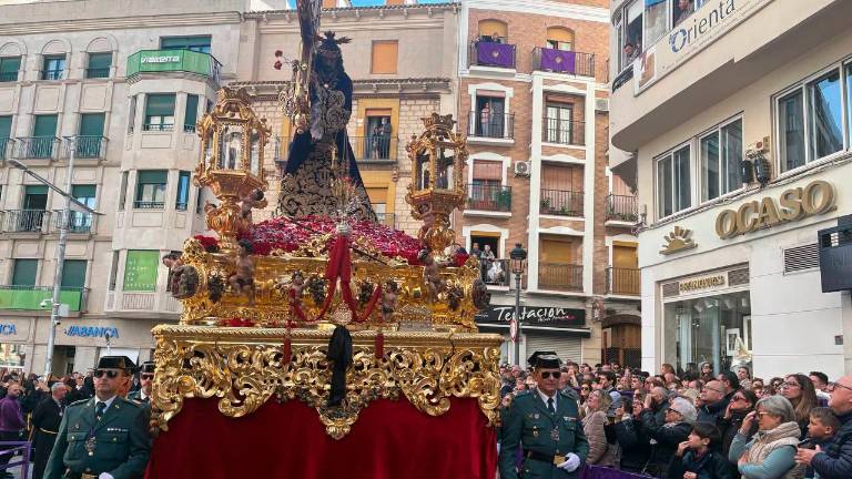 El Abuelo reina en la mañana de Viernes Santo