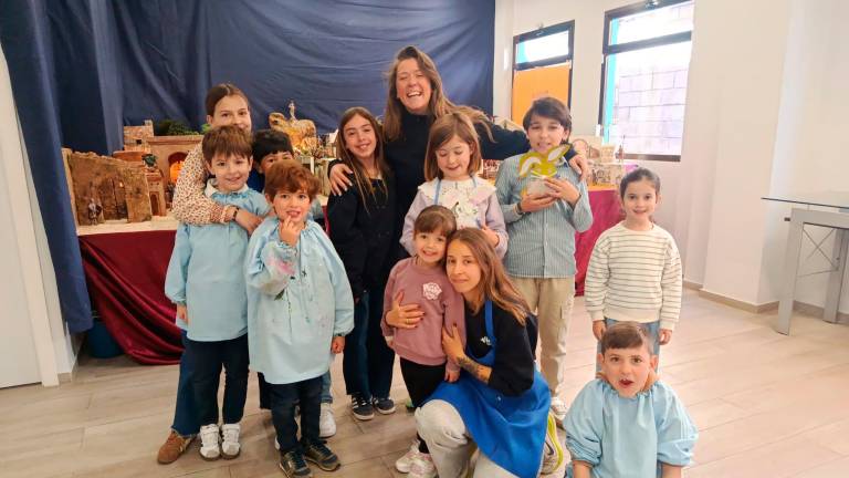 Espacio de Arte Azur organiza un taller de pintahuevos de Pascua para reivindicar la Semana Santa