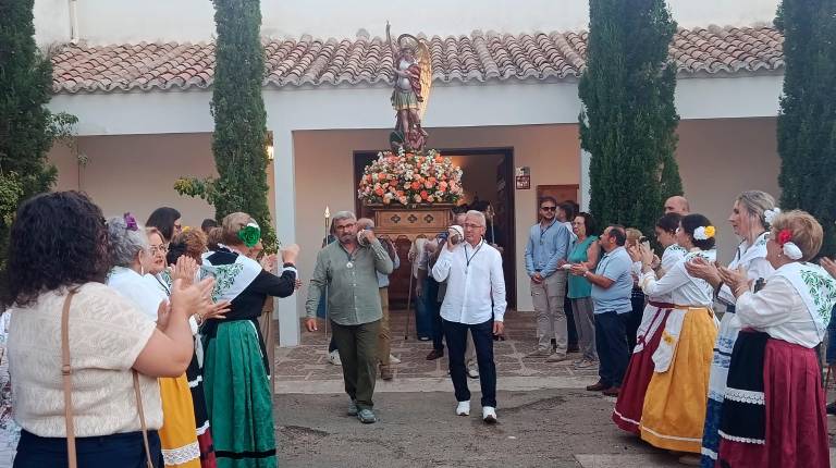 <i>Salida de San Miguel Arcángel. / Adrián Claudio Bonache / Diario JAÉN.</i>