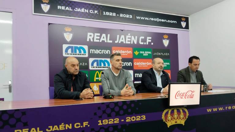 Golpe de timón en el Real Jaén con la destitución de Peragón y la dimisión de Puskas