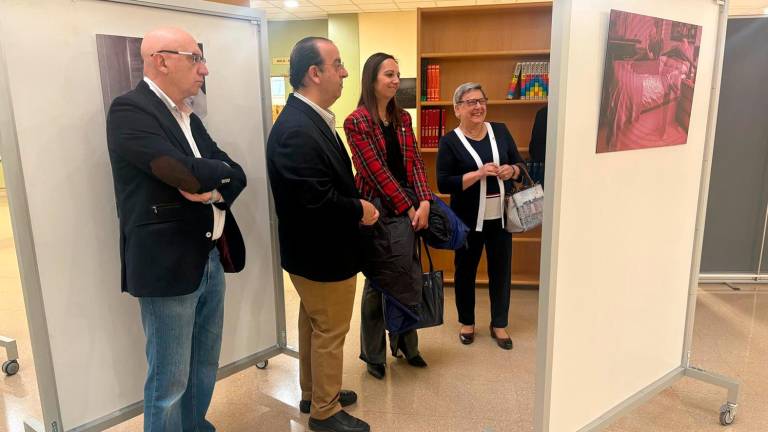 El lado más comprometido de la UJA con la exposición “Empatía. Ponte en mis zapatos”