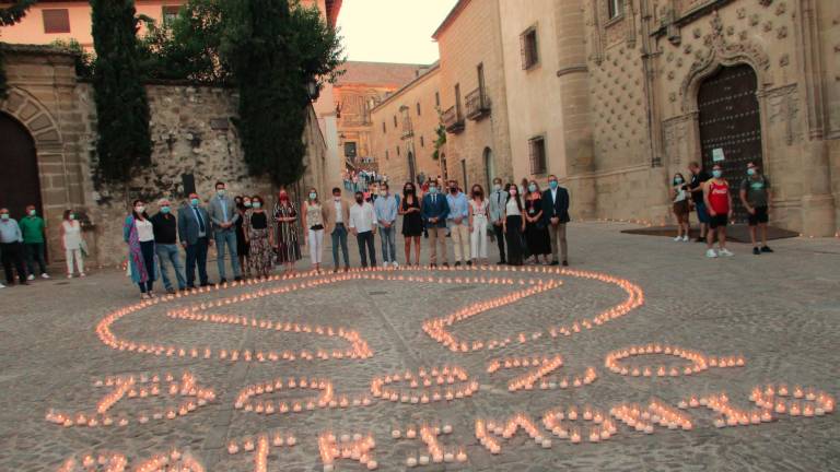 El turismo palpita en Baeza con el brillo de 20.000 velas