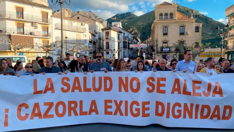 Cientos de personas vuelven a manifestarse en Cazorla por el centro de salud