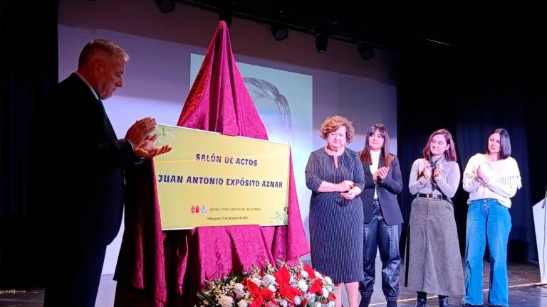 Villatorres rinde homenaje a Juan Antonio Expósito: Le pone nombre al salón de actos