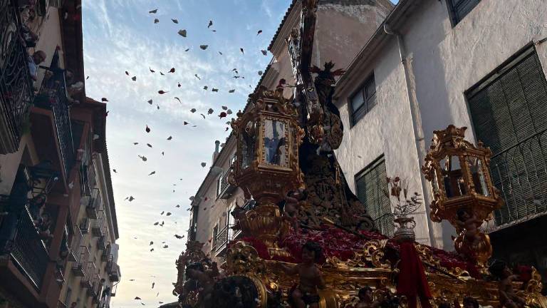 El Abuelo reina en la mañana de Viernes Santo