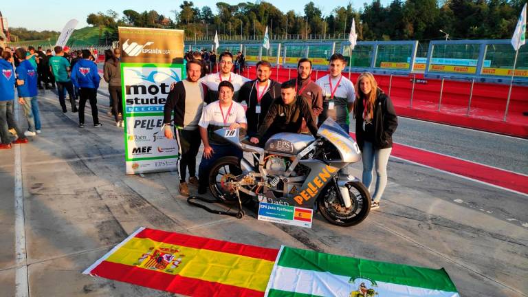El equipo EPSJaén UJATeam participa en Moto Engineering Italy, celebrado en el circuito de Imola
