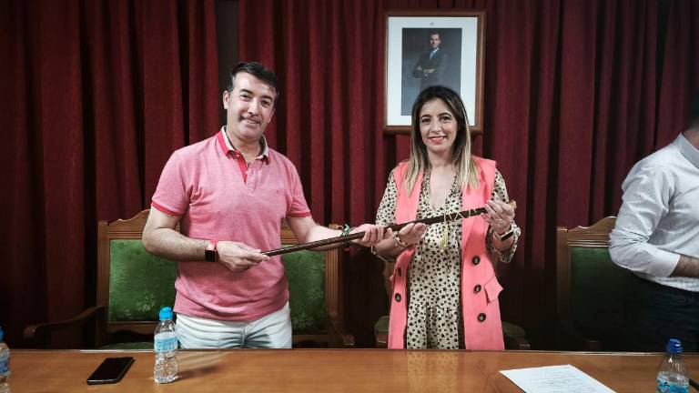 Isabel Martínez ya ejerce como alcaldesa de Huesa