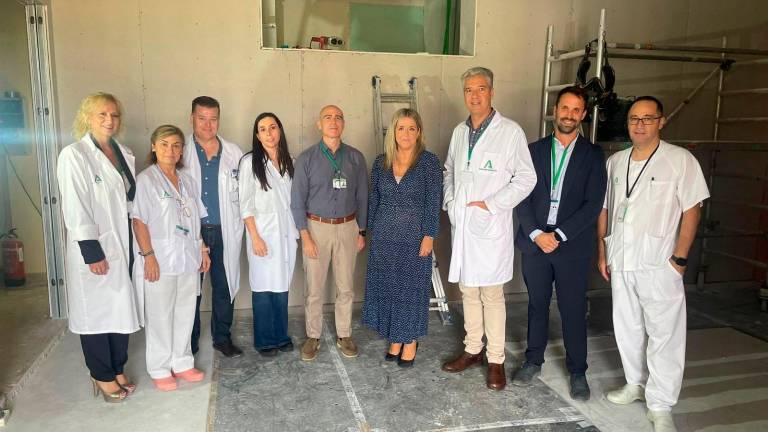 Iniciada la instalación de una resonancia magnética en el hospital de Andújar