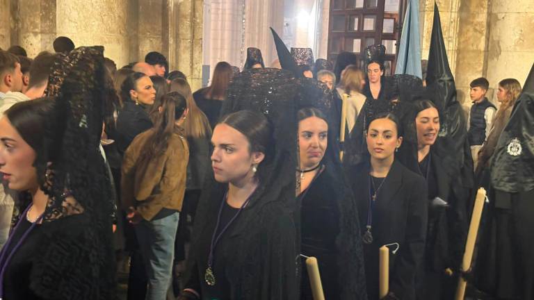 Los mejores momentos de la tarde del Viernes Santo, en la fotogalería de Diario JAÉN