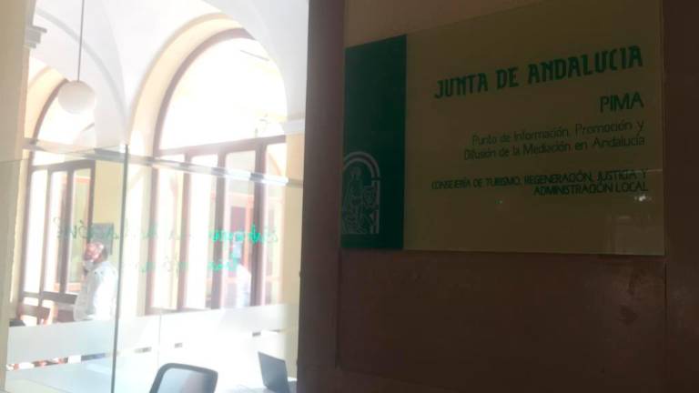 La consejería de Justicia y el Colegio de Arquitectos colaboran para potenciar la mediación en el ámbito civil