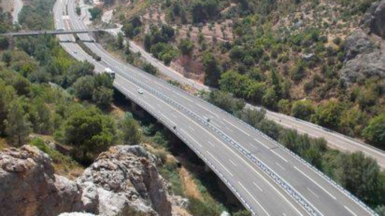 Transportes licita por casi 17 millones la rehabilitación del firme de la A-44