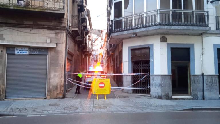 Susto en Alcalá la Real tras el derrumbe de un muro en un solar