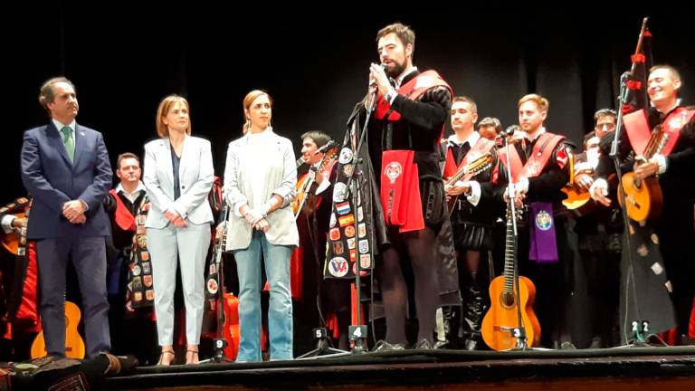 La tuna premia a sus referentes