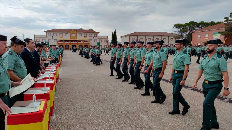 La Academia de Baeza entrega sus despachos a 1.508 guardias civiles de la 128 promoción