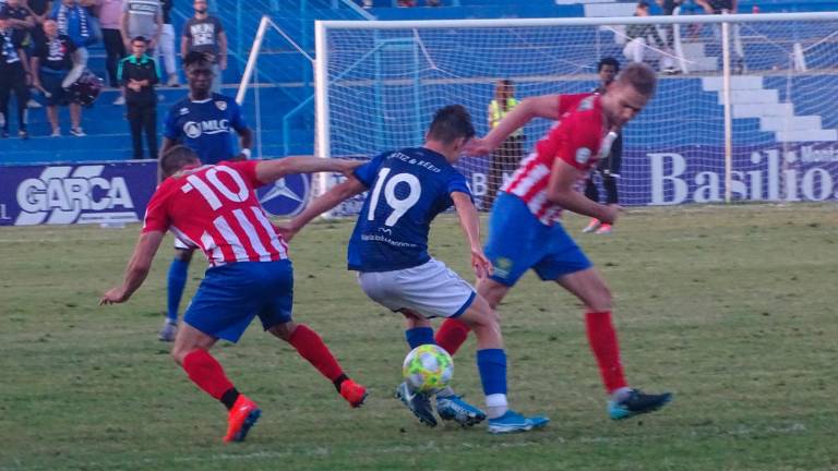 El Linares sigue en la cima a costa del Atlético Porcuna