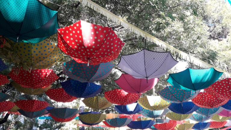 Unas fiestas llenas de color