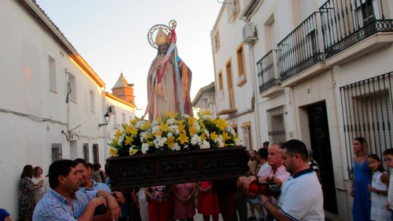 Cazalilla honra a San Blas y la Virgen de la Cruz en un día plenamente religioso