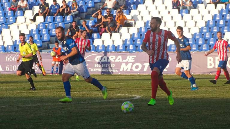 El Linares sigue en la cima a costa del Atlético Porcuna