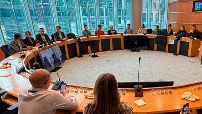 El aove de Jaén llega al Parlamento Europeo con una cata