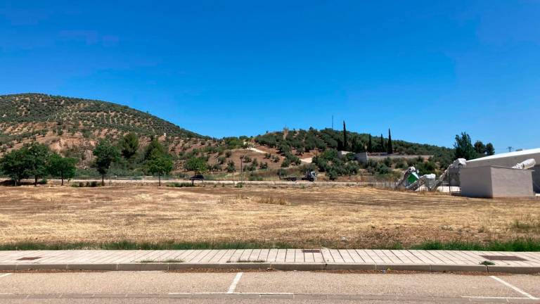 Obras de urbanización en el Polígono Los Retiros de Huelma