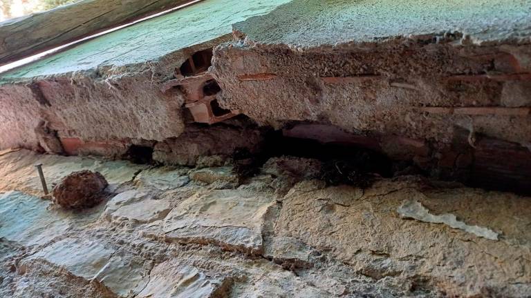 El PP exige reconstruir el muro de un colegio en Fuerte del Rey